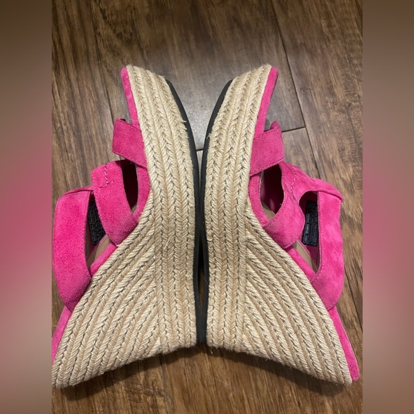 Pink uggs - Picture 8 of 12